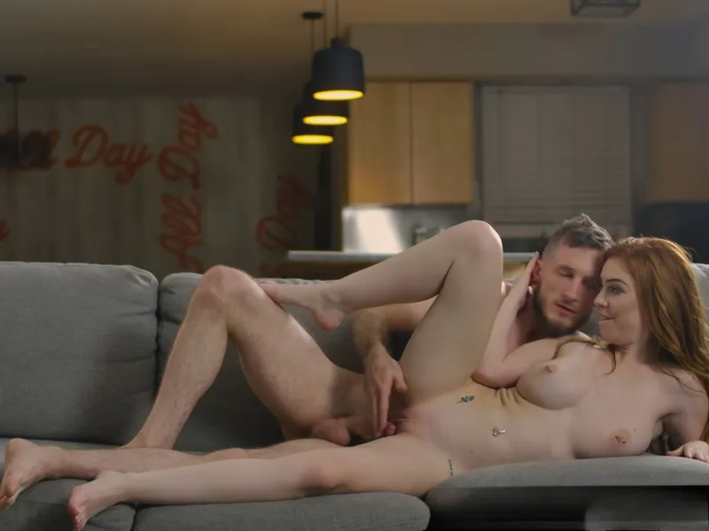 đang tăng ca mà nhân tình cứ dùng bím dụ tôi doggy cùng em